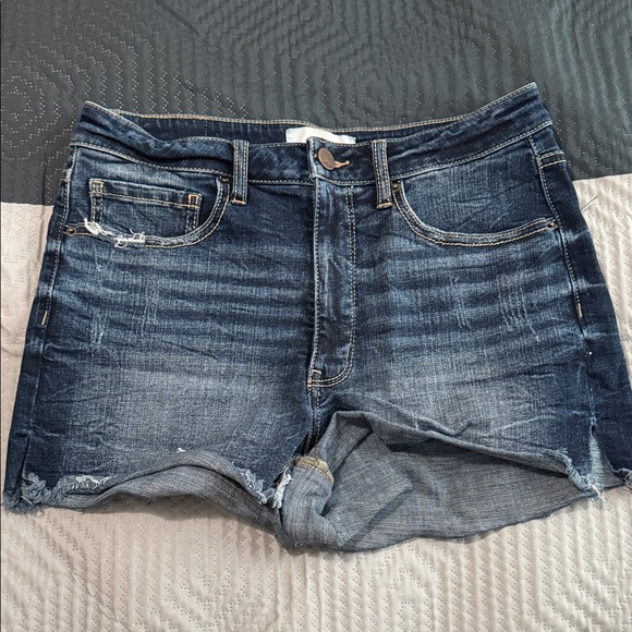 BKE Pants - Dark Blue Denim Shorts- BKE BILLIE 29 slim fit. high rise